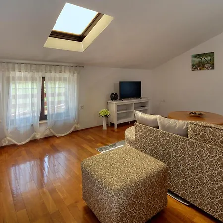 App Fiorela Apartment Porec